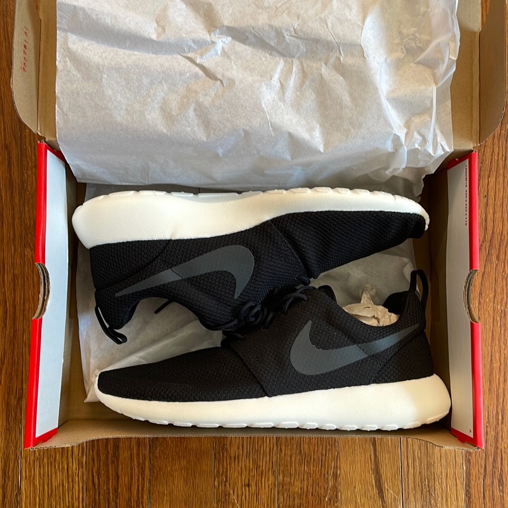 Nike Roshe One Black Anthracite Sail Size 9.5